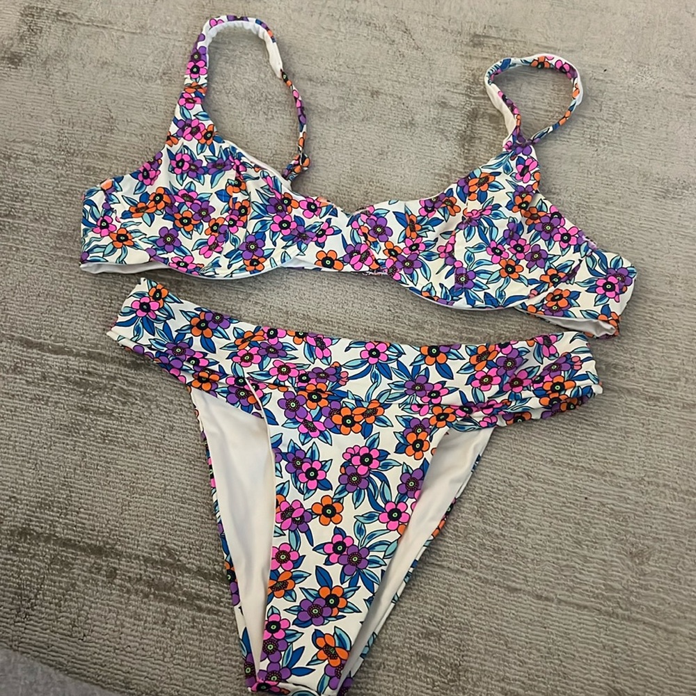 Frankies bikinis set size xs worn twice